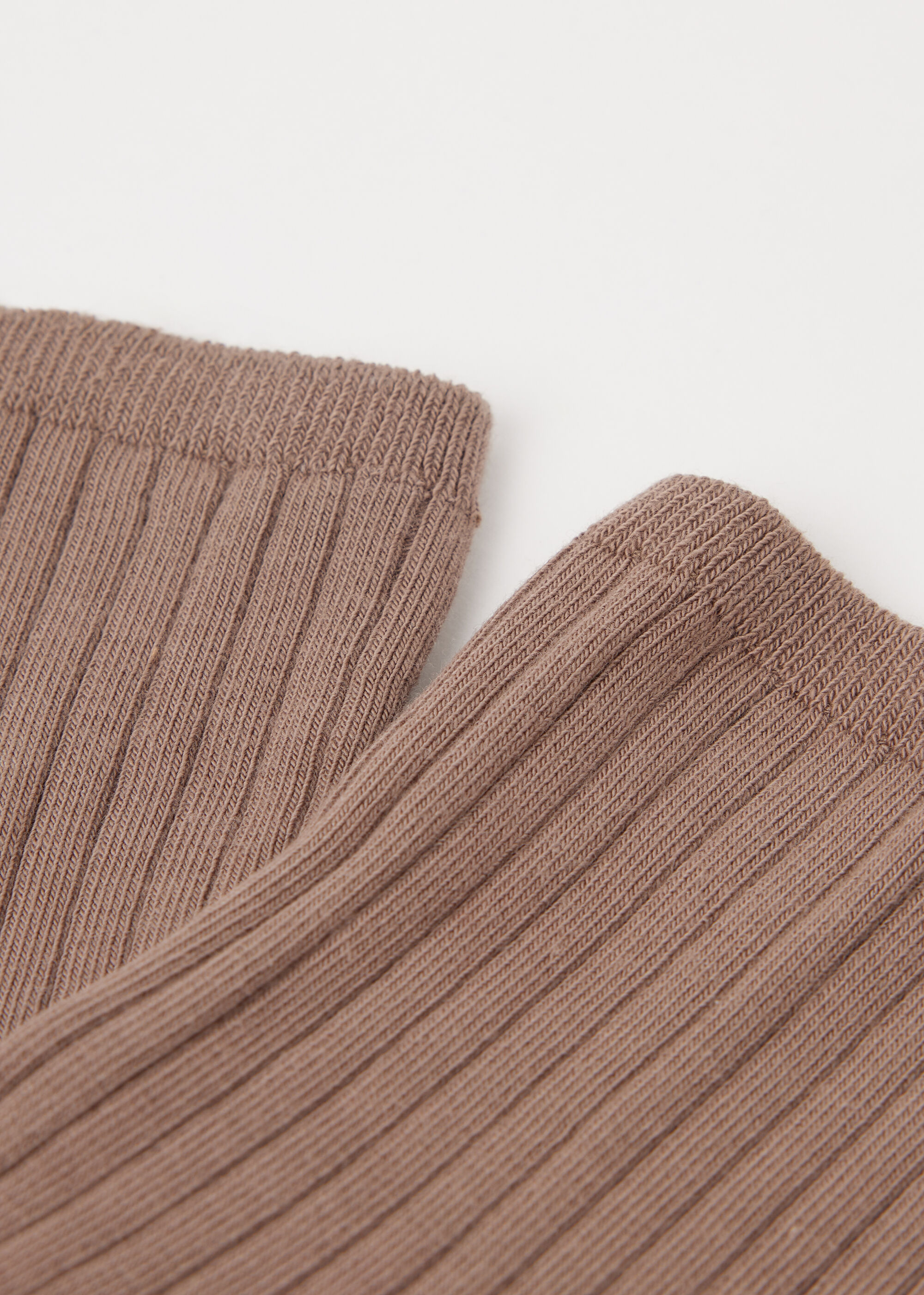 Kurze Socken mit Rippstrick