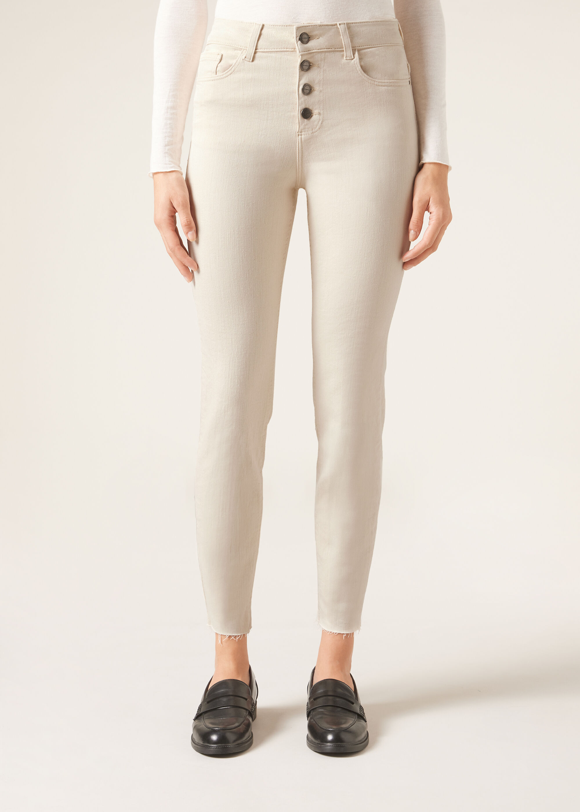 Super Skinny Jeans mit Knöpfen