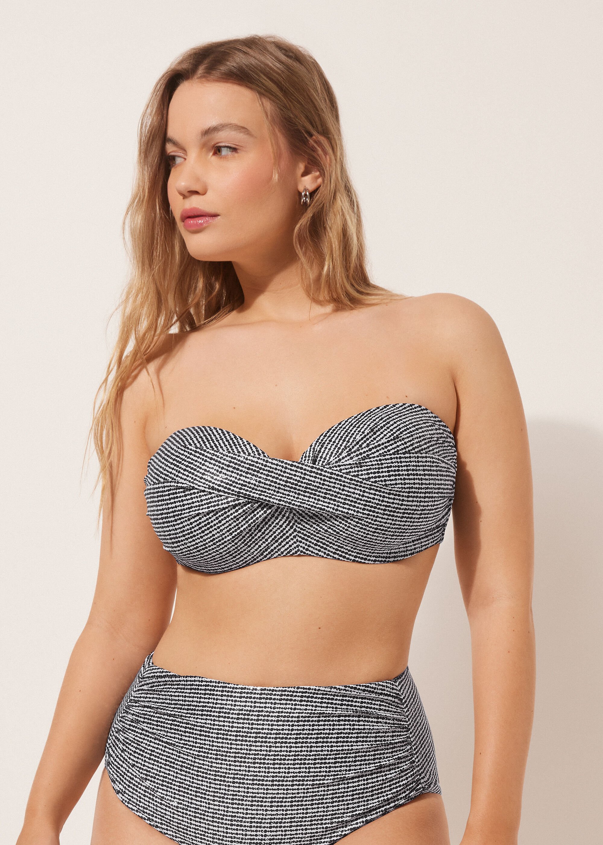 Straplez Bikini Üstü Black Dots