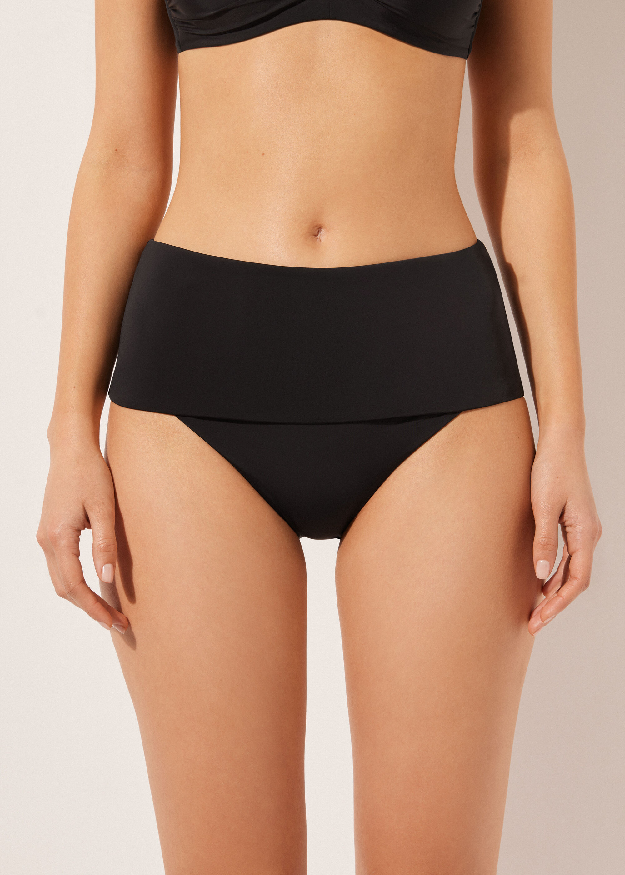 High-Waist-Badeslip Indonesia