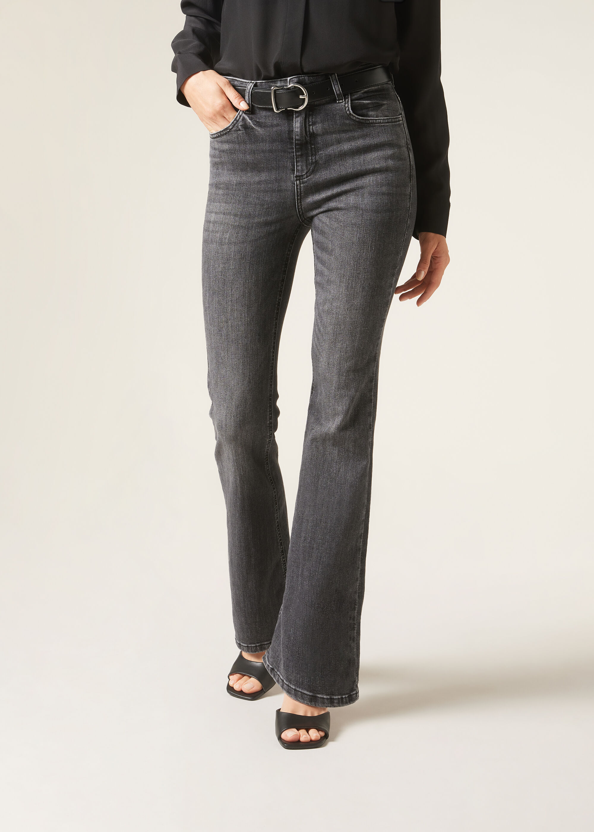 Utsvängda stretchjeans