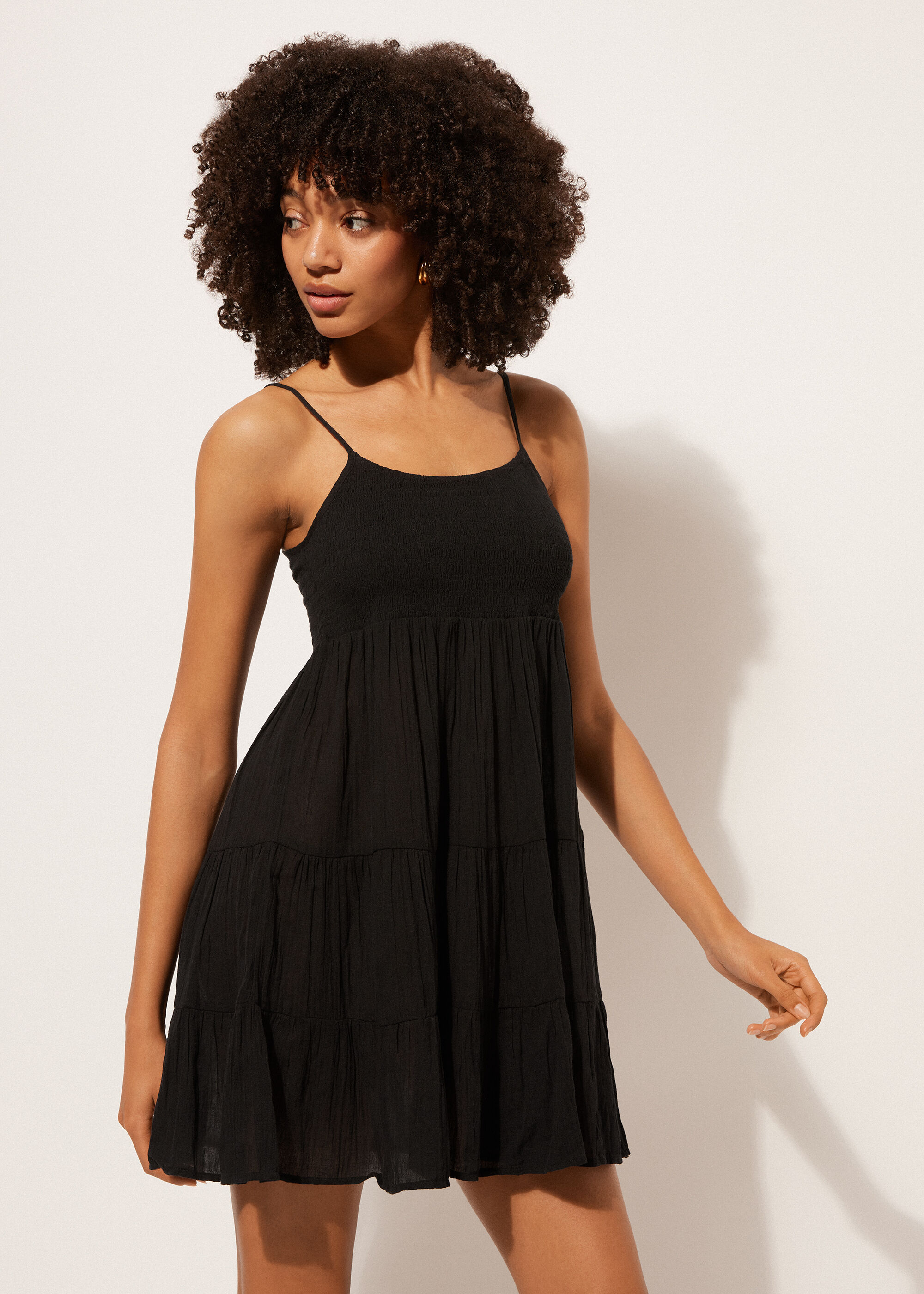 Kurzes Kleid mit Volants
