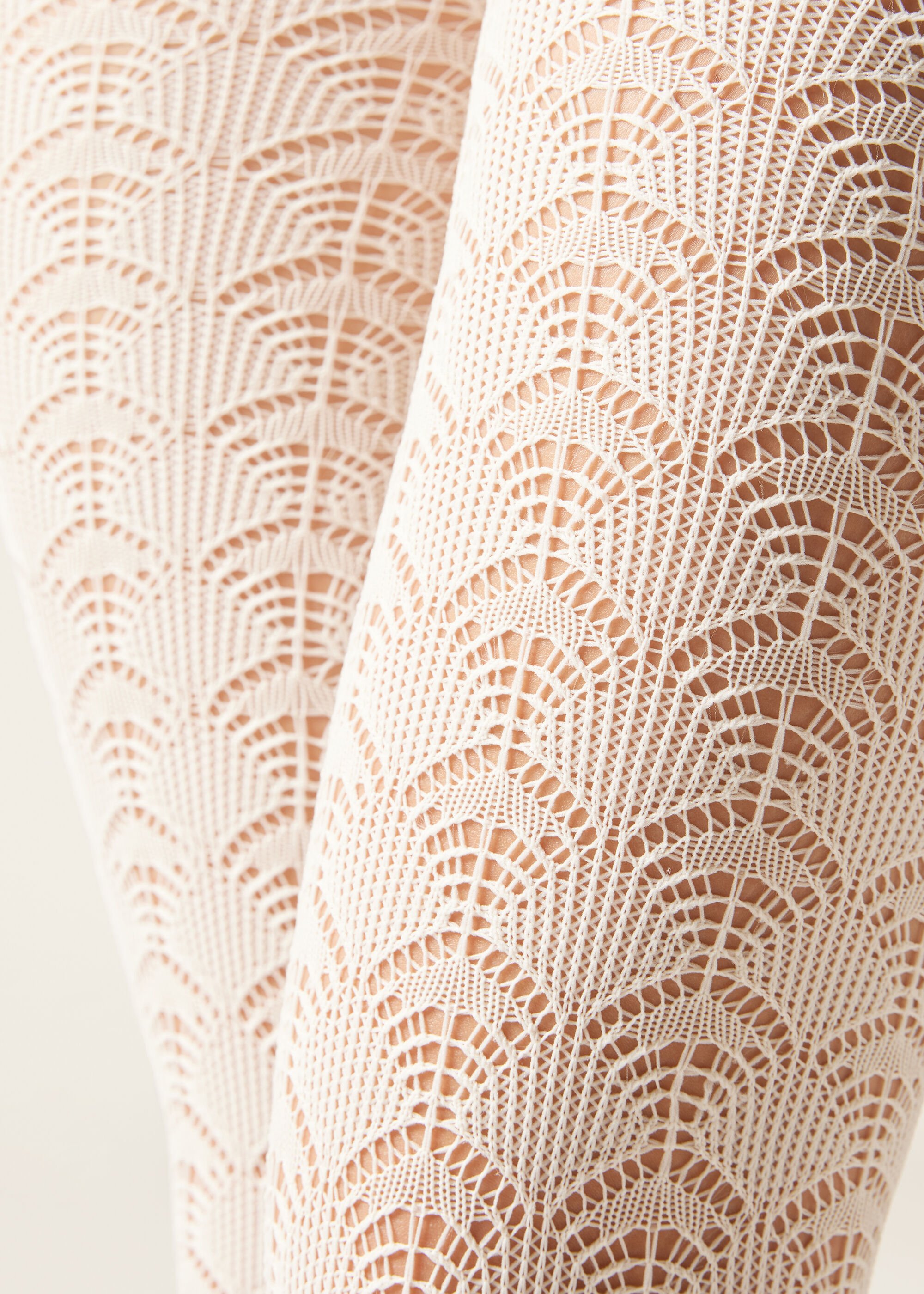 Openwork 100 Denier Opaque Tights