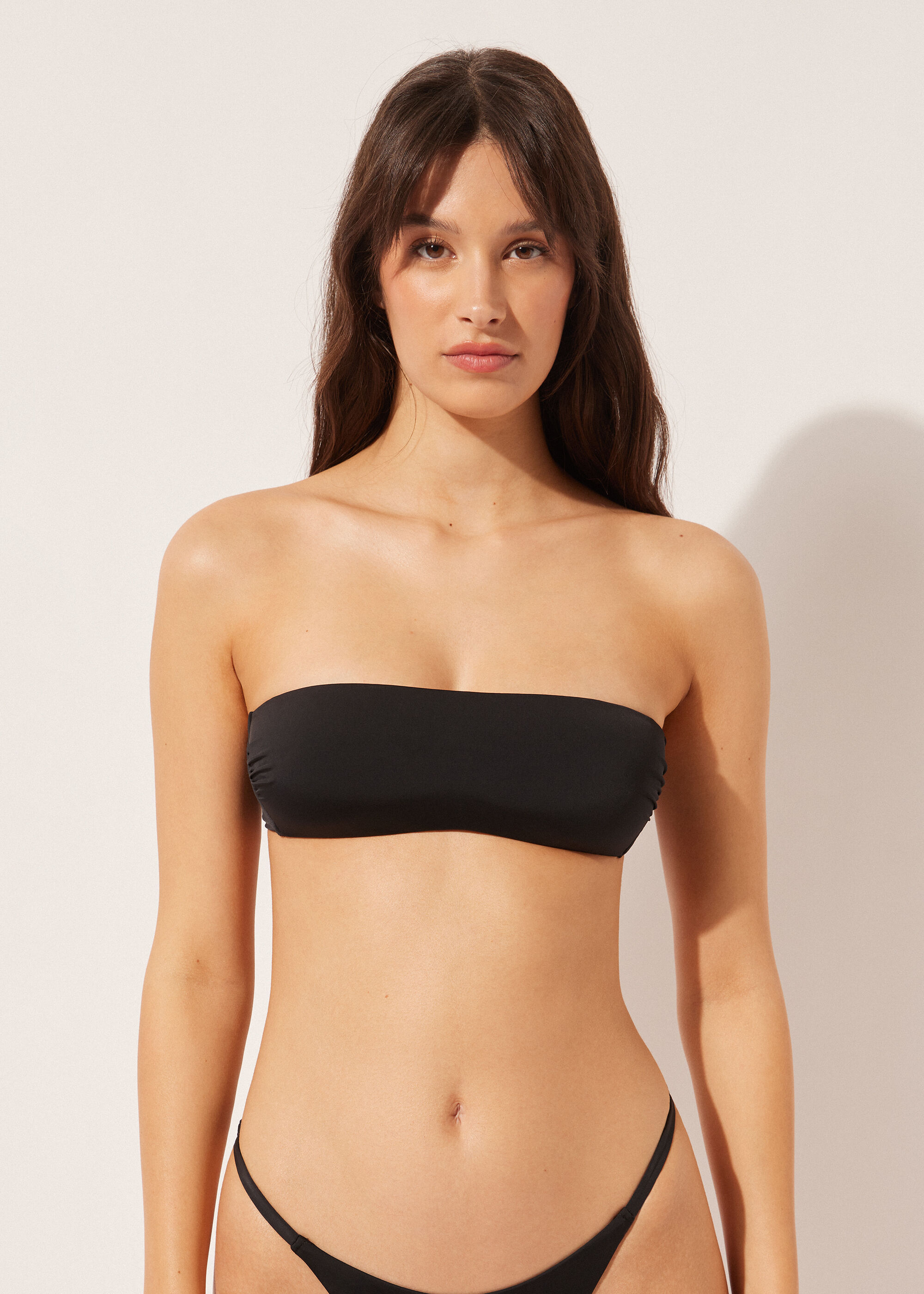 Bandeau-Bikinioberteil mit geradem Schnitt und leichter Wattierung Indonesia