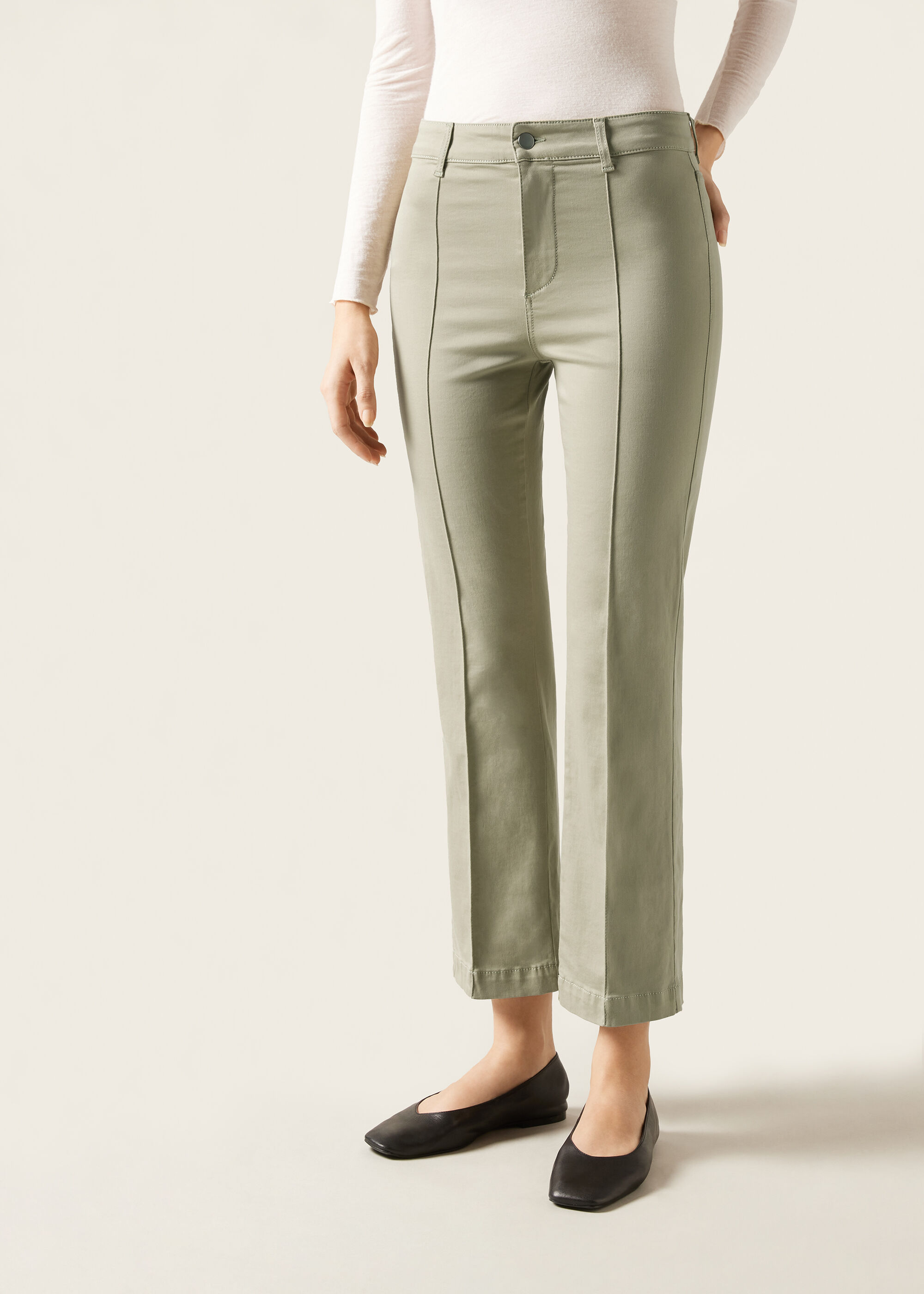 Cropped Flared Comfort Jeans