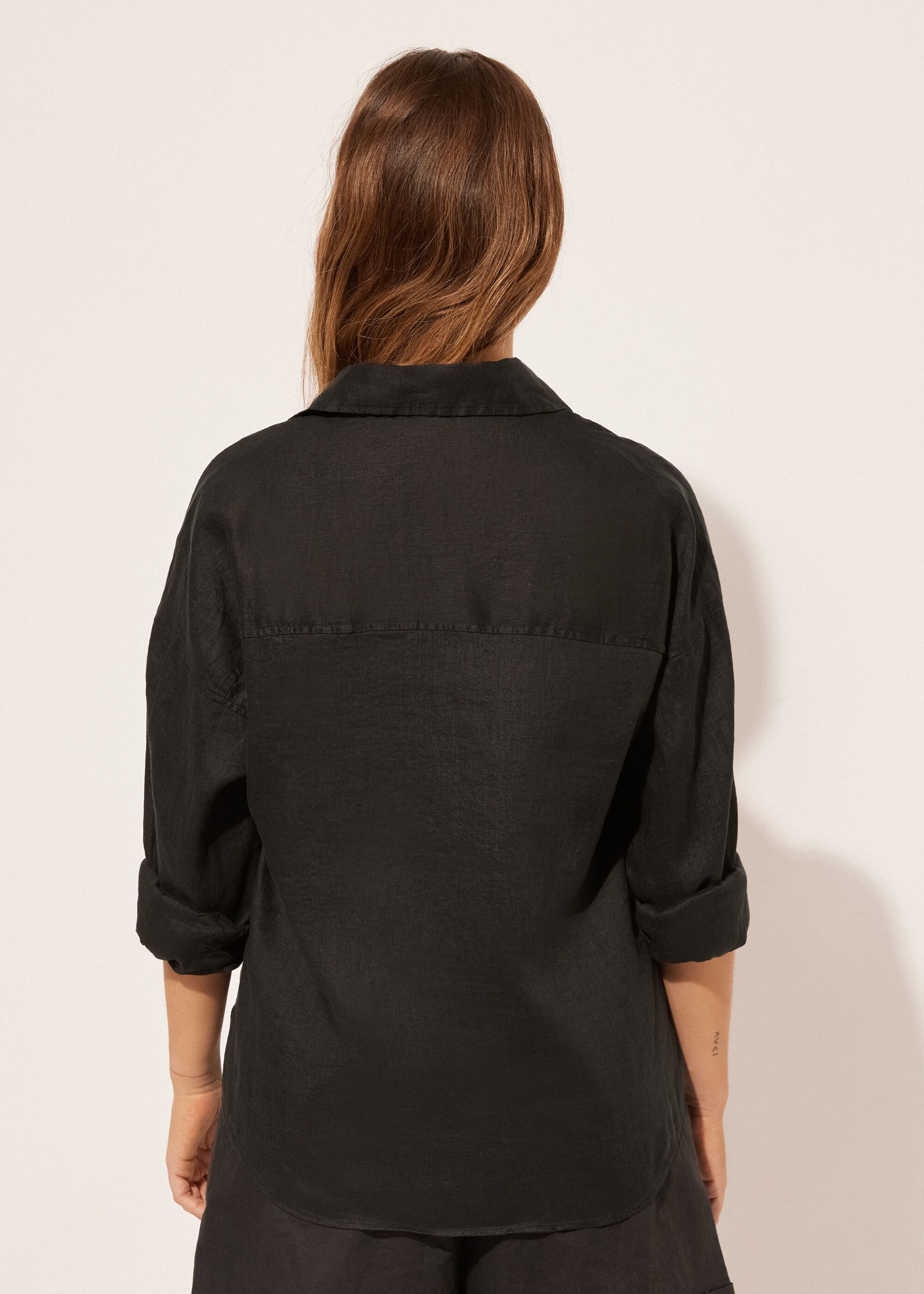 Kurze Hemdbluse aus Leinen