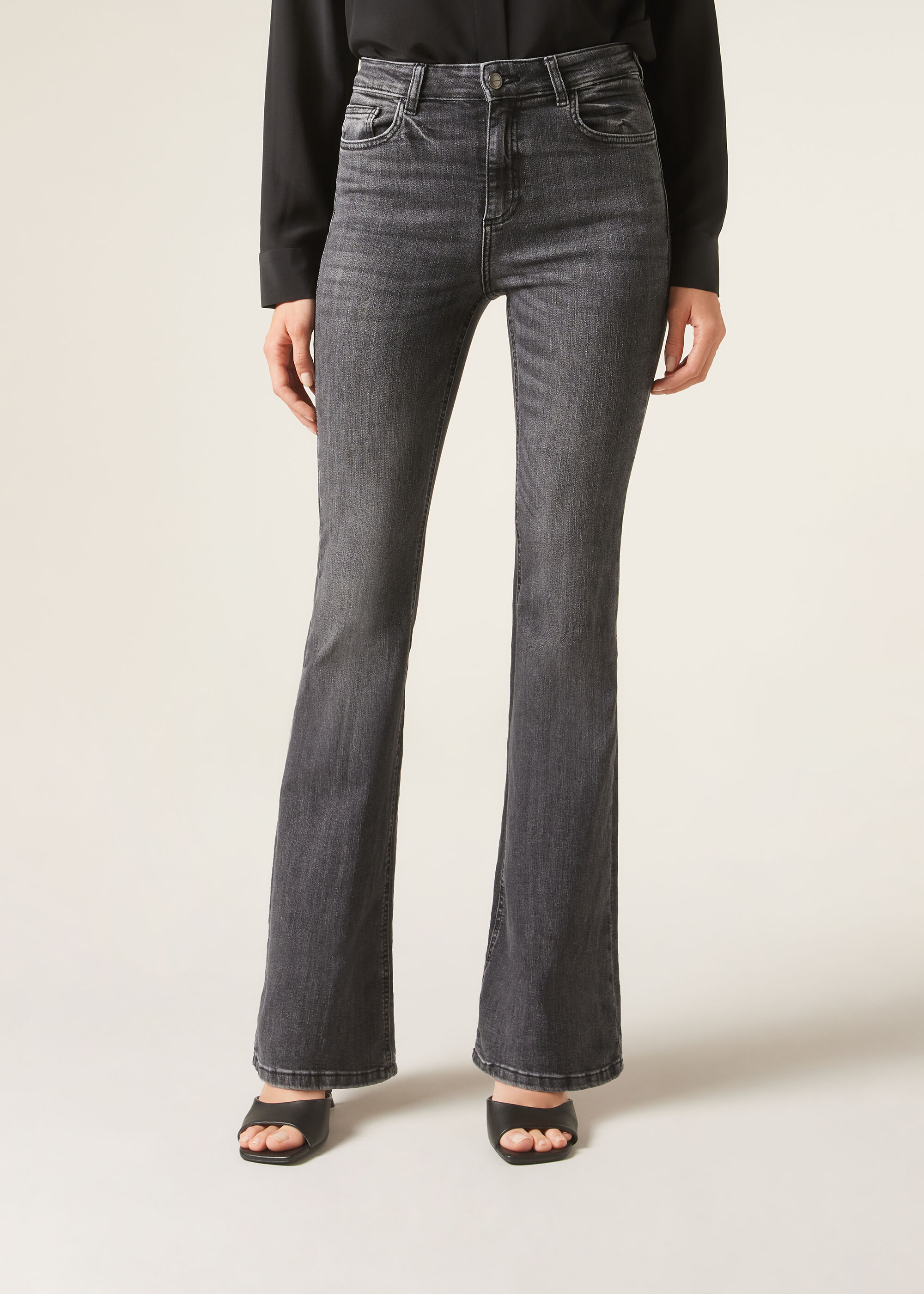 Utsvängda stretchjeans
