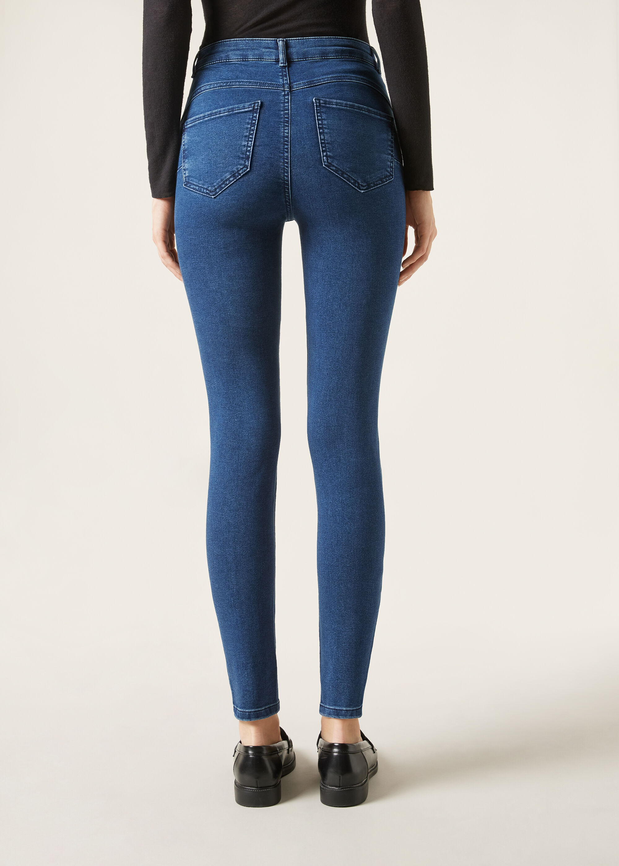 Magas Derekú Skinny Puha Tapintású Push-Up Farmernadrág