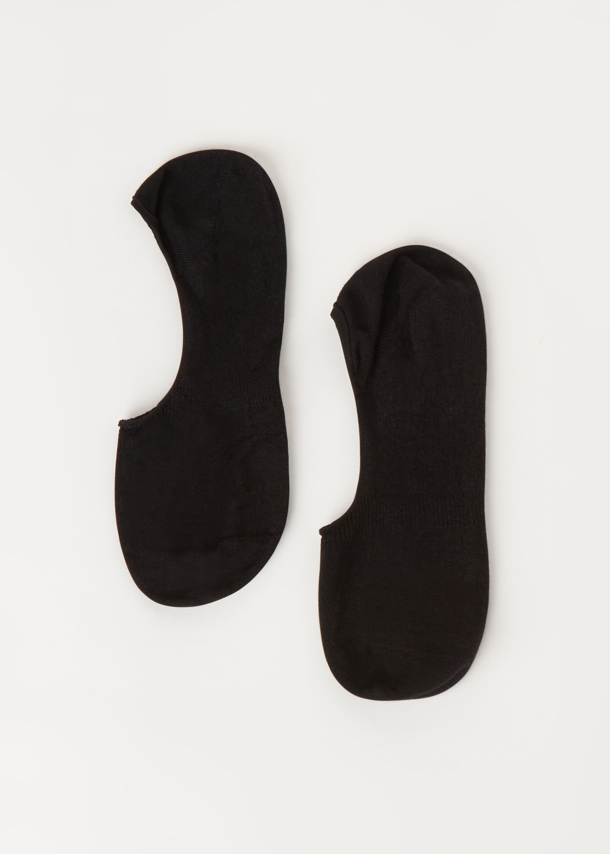 Unisex cool and breathable cotton and linen invisible socks.