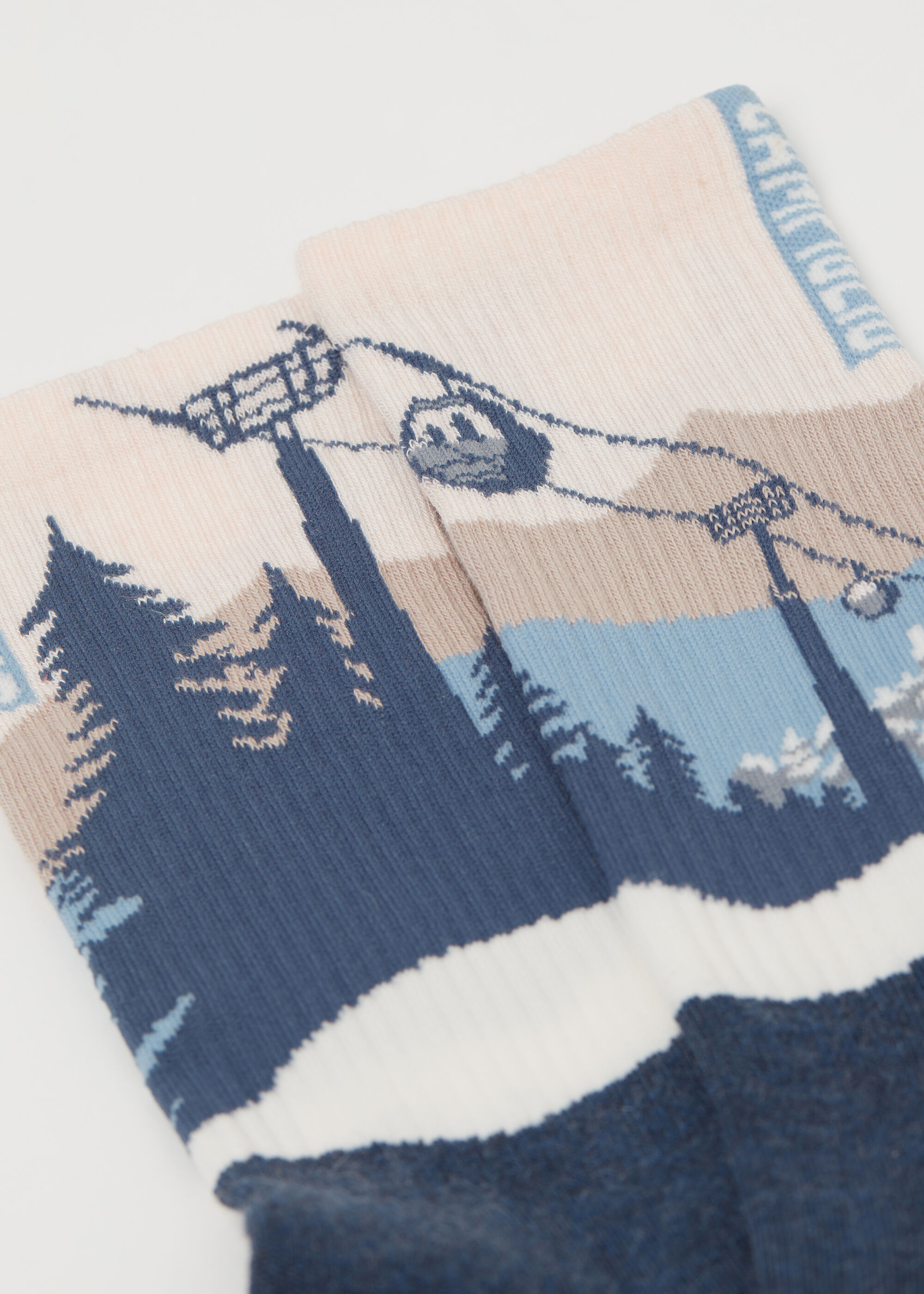Socken mit Kaschmir und Bergmotiven