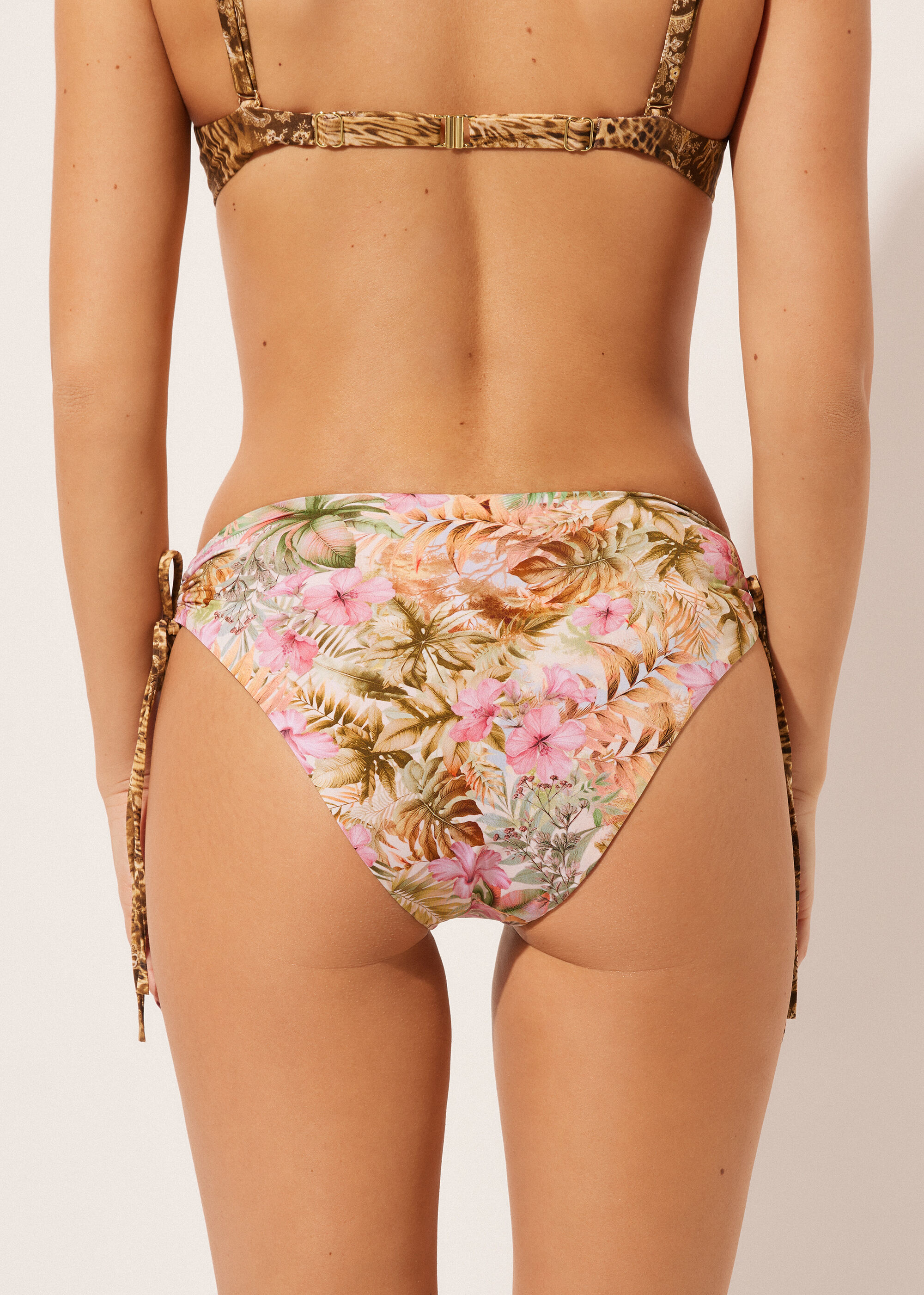 Calces de Cintura Alta Biquini Wild Tropics