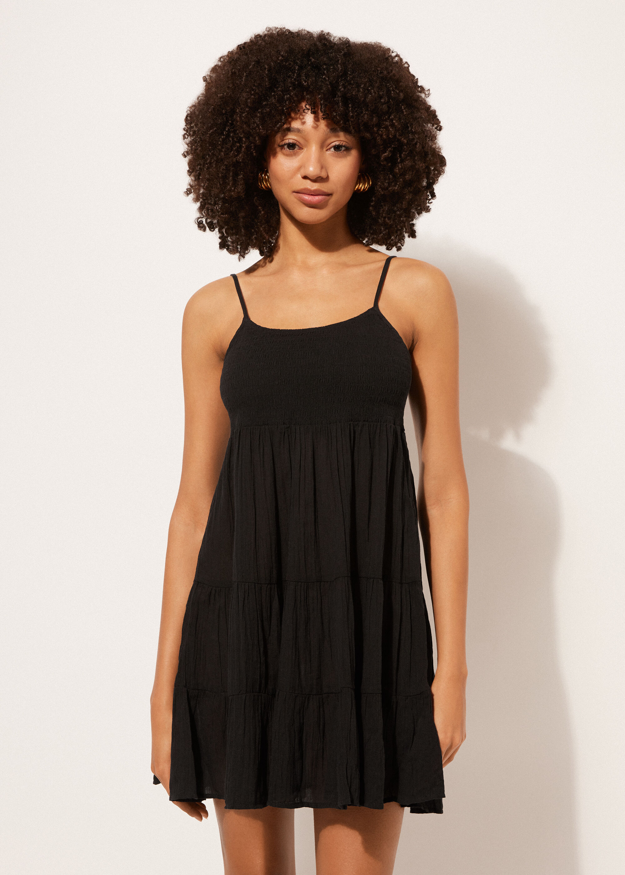 Kurzes Kleid mit Volants