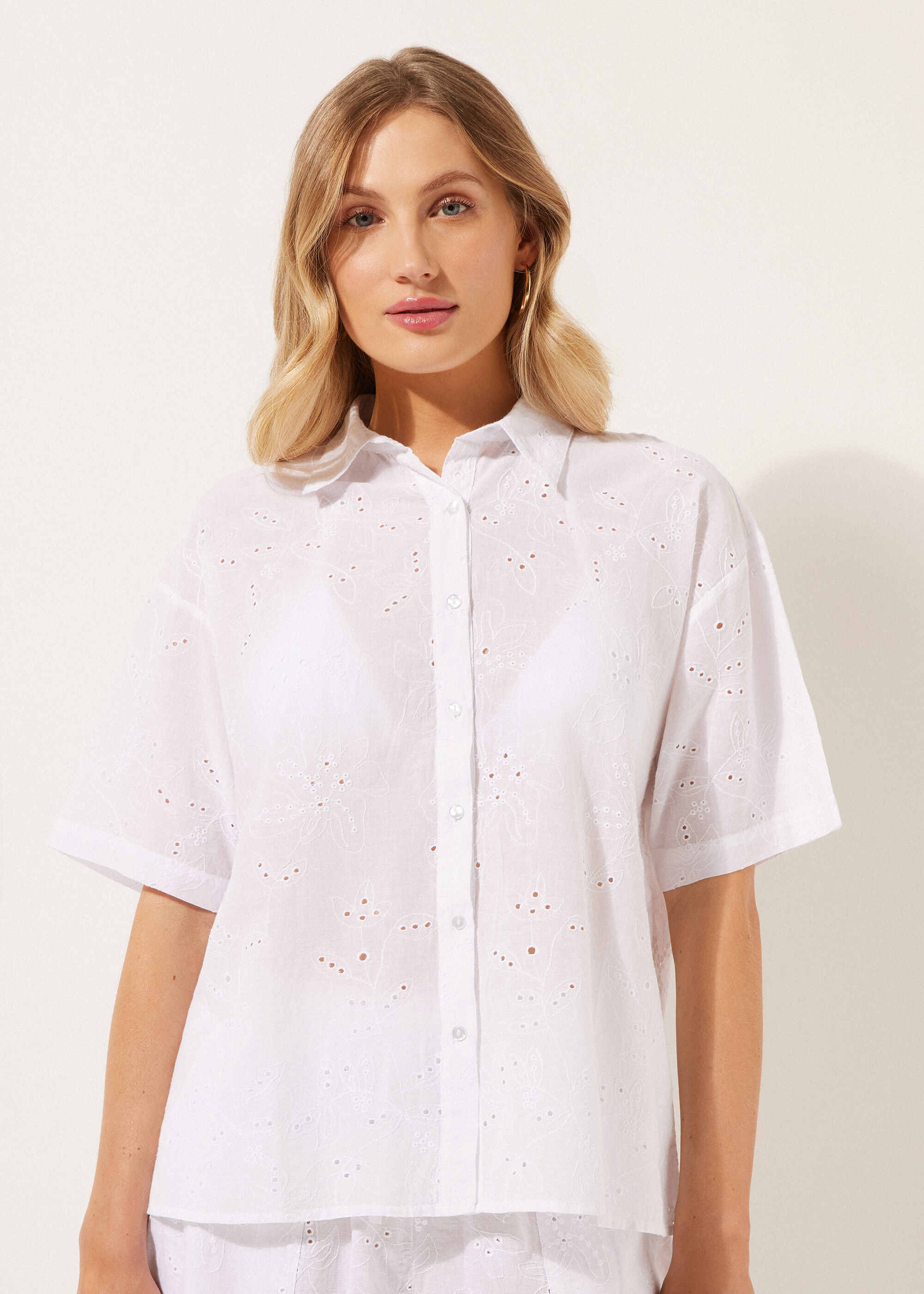 Camisa Corta Bordado St. Gallen